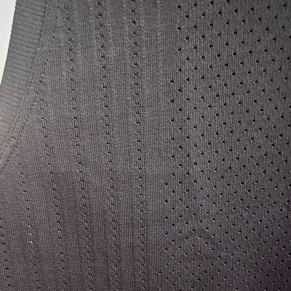 Lululemon Cropped Tank - Picture 3 of 5